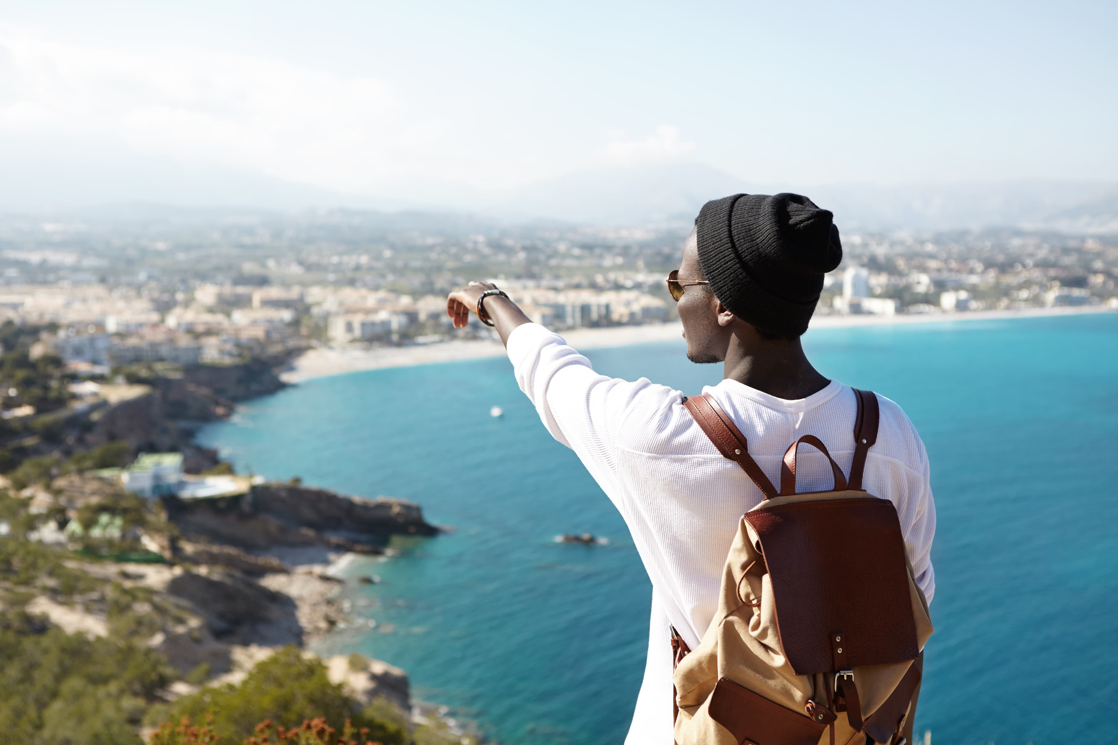 Essential Travel Insurance Tips for Canadians Traveling Abroad in 2025